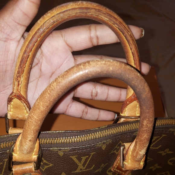 SOLD!!! authentic Louis Vuitton Monogram Alma - Picture 2 of 8